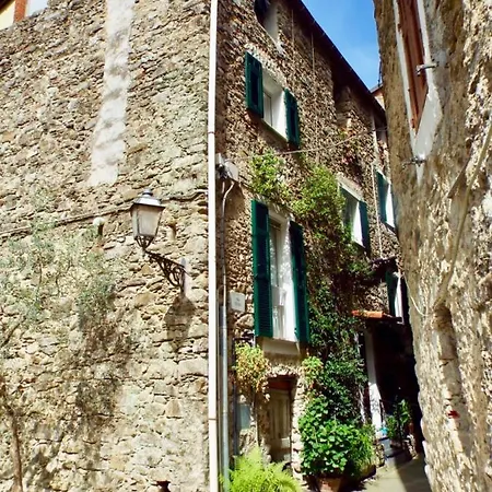 Casa Celestine In Via Orsini Liguria Italy Sleeps 5 Σπίτι διακοπών Isolabona