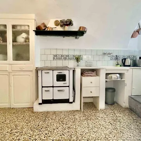 Casa Celestine In Via Orsini Liguria Italy Sleeps 5