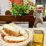 別荘 Casa Celestine In Via Orsini Liguria Italy Sleeps 5
