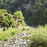 別荘 Casa Celestine In Via Orsini Liguria Italy Sleeps 5 *