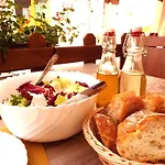 別荘 Casa Celestine In Via Orsini Liguria Italy Sleeps 5 Isolabona
