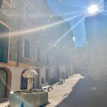 Casa Celestine In Via Orsini Liguria Italy Sleeps 5 펜션