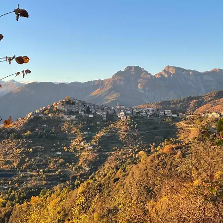 Casa Celestine In Via Orsini Liguria Italy Sleeps 5 度假居 *