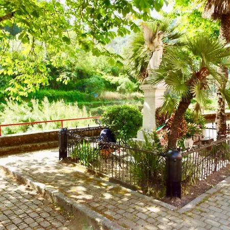 Casa Celestine In Via Orsini Liguria Italy Sleeps 5 度假居