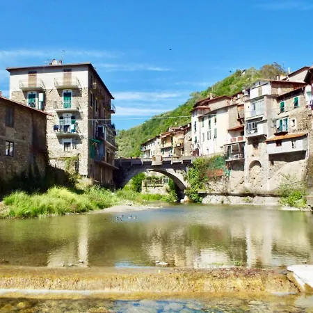 Casa Celestine In Via Orsini Liguria Italy Sleeps 5