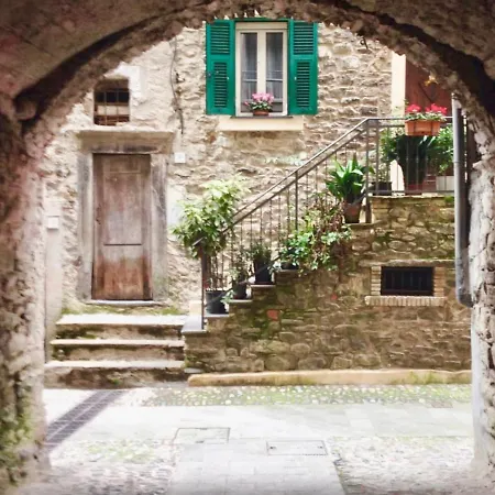 Casa Celestine In Via Orsini Liguria Italy Sleeps 5 Isolabona