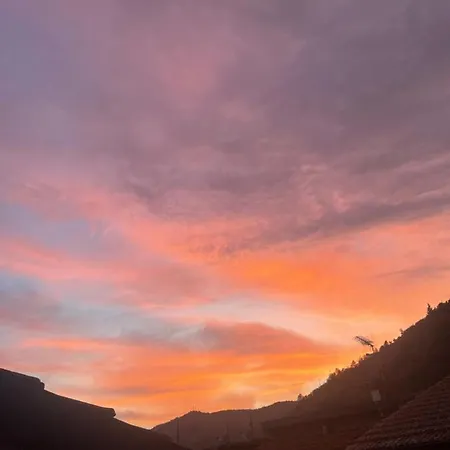 Casa Celestine In Via Orsini Liguria Italy Sleeps 5 度假居