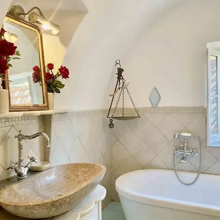 Casa Celestine In Via Orsini Liguria Italy Sleeps 5 *