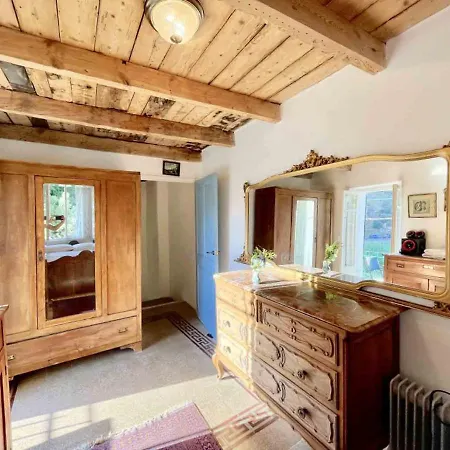 Casa Celestine In Via Orsini Liguria Italy Sleeps 5 * Isolabona