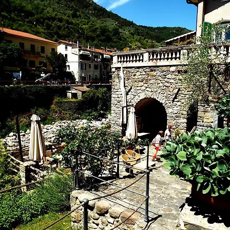 Holiday home Casa Celestine In Via Orsini Isolabona Liguria Italy Sleeps 5 *