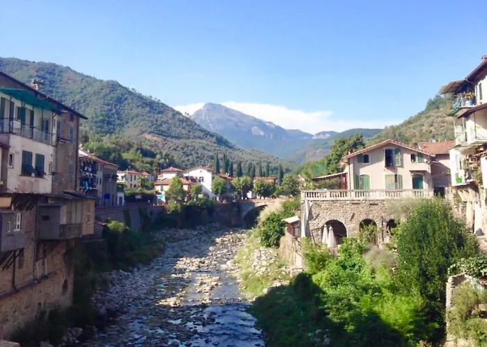 Feriehus Casa Celestine In Via Orsini Liguria Italy Sleeps 5