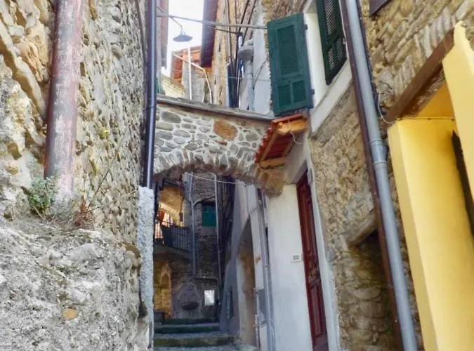 Casa Celestine In Via Orsini Liguria Italy Sleeps 5