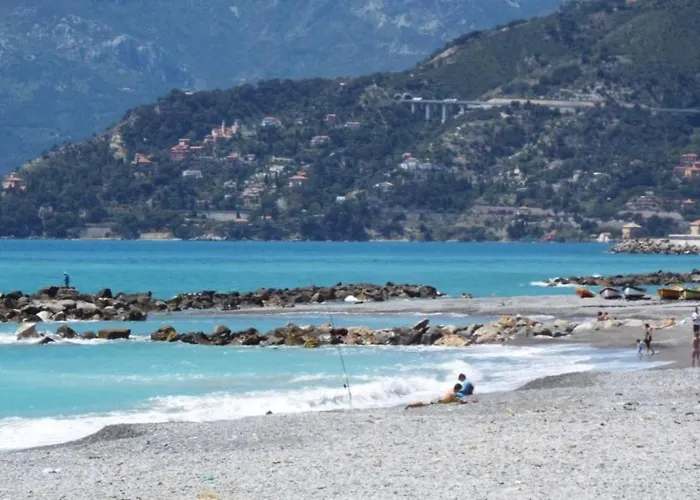 Feriehus Casa Celestine In Via Orsini Liguria Italy Sleeps 5 *