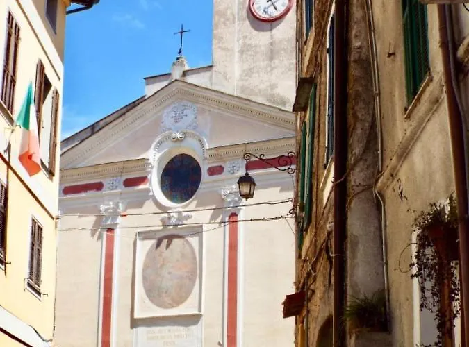 Feriehus Casa Celestine In Via Orsini Liguria Italy Sleeps 5 *