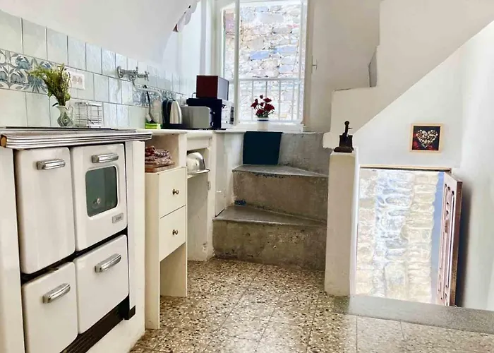 Casa Celestine In Via Orsini Liguria Italy Sleeps 5 Feriehus *