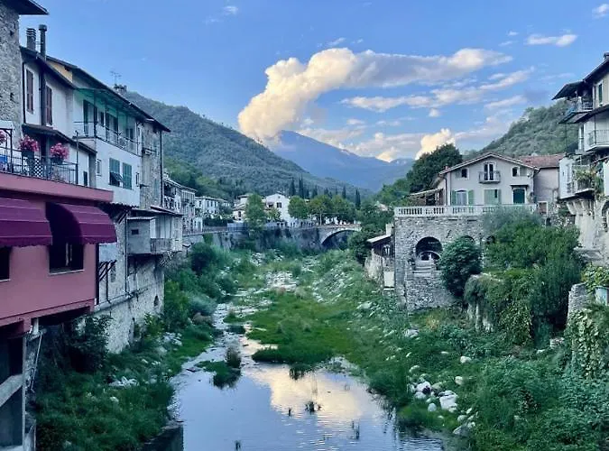 Casa Celestine In Via Orsini Liguria Italy Sleeps 5