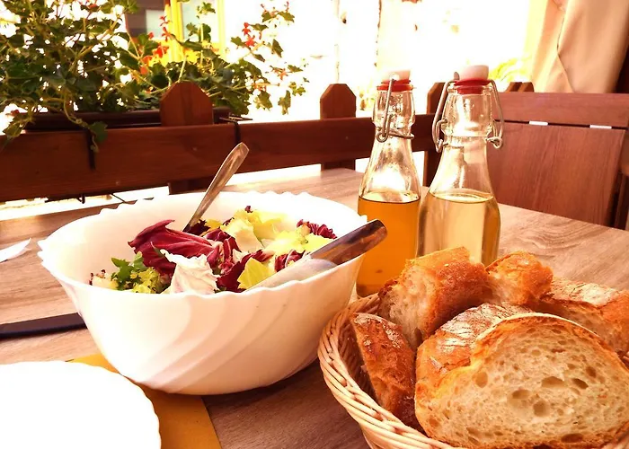 Feriehus Casa Celestine In Via Orsini Liguria Italy Sleeps 5 Isolabona