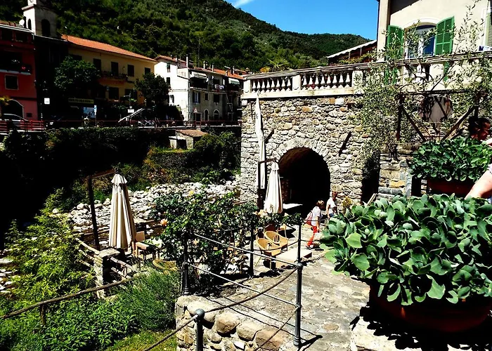 Feriehus Casa Celestine In Via Orsini Liguria Italy Sleeps 5 *